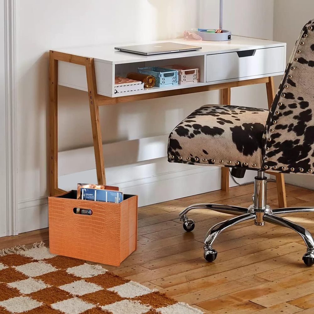 Brown Wooden Magazine and News - Magazines recension och pris